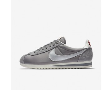 Nike zapatillas para hombre classic cortez nylon gris medio/vela/plata metalizado 876873-266